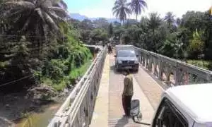 Jembatan Darurat Selesai, Ruas Jalan Padang-Bukittinggi Kembali Tersambung