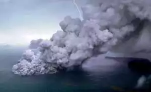 Dahsyatnya Erupsi Gunung Anak Krakatau
