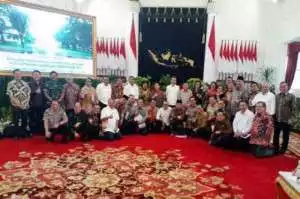 Kerja Keras 5 Tahun Ini, Presiden Jokowi Ucapkan Terima Kasih Kepada Wapres dan Semua Menteri 