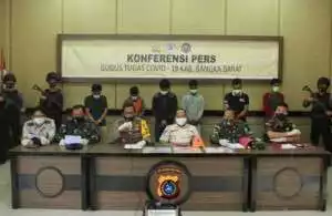Menggunakan Surat Rapid Tes Palsu Diamankan Tim Gugus Tugas Covid - 19 Bangka Barat