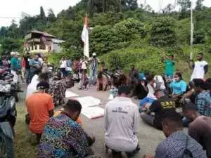 Masyarakat Gelar Doa Bersama Tolak Calon Tunggal Pilkada Raja Ampat