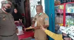 Hari Pertama Sidak Penyaluran BPNT, Dinsos OKU Timur Temukan Beras Berkutu Tidak Layak Kosumsi 