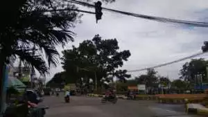 Lampu Lalu Lintas Tak Berfungsi, Simpang Empat Pasar Gumawang Rawan Kecelakaan