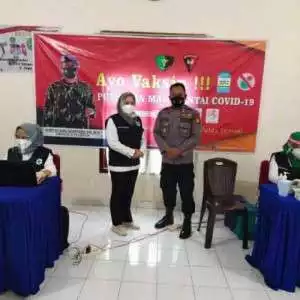 Lawan COVID 19, Puluhan Anggota Aliansi Indonesia Sukarela Menerima Vaksin