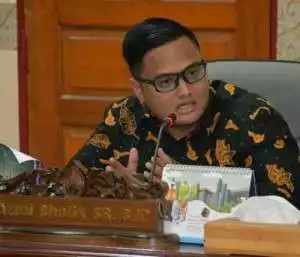 Pidato Perdana Rapat Paripurna DPRD, Lanosin Sampaikan 8 Butir Misi Wujudkan OKU Timur Maju Lebih Mulia