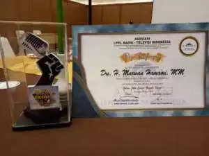 MANTAPP..!!! Bupati Sukabumi Terima Penghargaan LPPL Award 2021