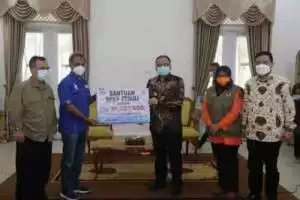 BPKP Provinsi Banten Serahkan Bantuan Untuk Korban Bencana Pergerseran Tanah