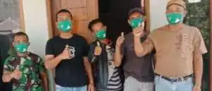 Pembagian Masker Gratis Ke Warga Desa Buniwangi Kec. Palabuhanratu Sebagai Wujud Upaya Mematuhi PROKES