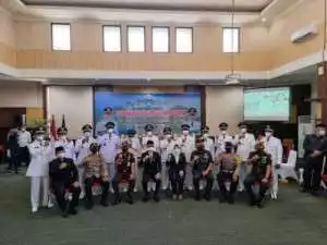 Bupati OKU Timur Lantik Kepala Desa Terpilih di Zona I