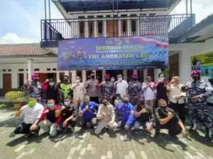 Jelang HUT ke-76 TNI-AL, Puslatpurmar 6 Antralina Komando Latih Korps Marinir Gelar Serbuan Vaksin Kepada Masyarakat Sukabumi