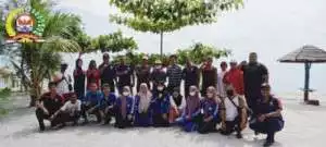 Aksi Peduli Dengan Lingkungan, Bakamla Babel Bersih -Bersih Di Pantai Takari Bersama HKM Dan Mahasiswa