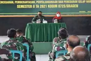 Menggandeng DKK, Kodim Sragen Gelar Sosialisasi P4GN, Cek Urine dan Pemeriksaan Kendaraan Anggota 