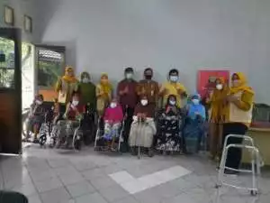 PEMKAB TANGERANG DOOR TO DOOR PEREKAMAN KTP KEPADA LANSIA DAN PANTI JOMPO