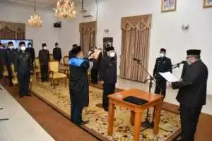 Bupati Kab. Sukabumi  "Layanan Prima Dan Kinerja Tinggi, Substansi Penyerdahanaan Birokrasi"