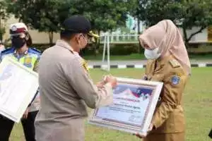UPTD Puskesmas Pandan Agung Kembali Mendapatkan Penghargaan Dari Kapolres OKU Timur	