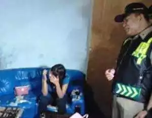Lokasi Karaoke Pantai Pungkruk di Razia, Enam PK di Amankan Satpol PP