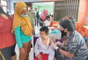 Terus konsisten berikan Herd Imunity Tim Nakes TNI AL Lanal Babel kembali vaksin 177 anak