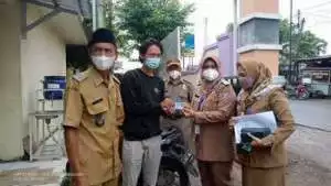 KTP Gratis kecamatan Sukamulya Distribusikan Langsung ke Rumah Warga