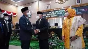 Pengucapan Sumpah Jabatan Anggota DPRD PAW di saksikan Langsung oleh Enos Yudha