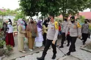 Kapolda Babel Dan Kapolres Pangkalpinang AKBP Dwi Budi Murtiono, S.I.K M.H. Zoom Meeting Vaksinasi Serentak Di Sekolah Dasar (SD) Negeri 44