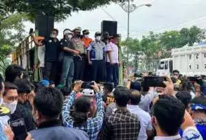 Ratusan Sopir Truk Tolak Aturan ODOL, Kapolda Jateng Apresiasi Unra Berjalan Damai