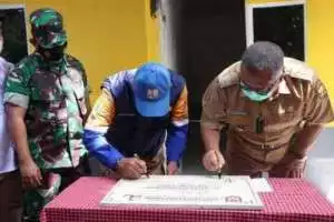 Bupati Kab. Sukabumi Bersama Dinas PU Serah Terima Rumah Sukabumi Peduli Dan Santuni Anak Yatim Serta Berikan Kursi Roda 