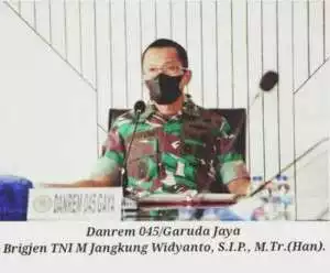 Kebut Percepatan Vaksinasi Di Babel,Danrem 045 / Garuda Jaya ; Pimpin Rapat Dengan Para Komandan Satuan 