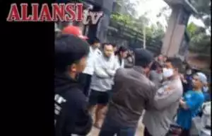 Buntut Kisruh BPNT di Desa Neglasari, Sukabumi, Warga Gelar Aksi Demo