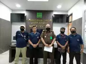 KEJATI Jawa Barat Dinilai Kurang Tegas dan Diduga Keberpihakan Atas Penanganan Ex. HGU PT. Tenjojaya Ketua KGS LAI Kab. Sukabumi Pupung Puryanto Akan Melaporkan KEJATI JABAR Ke Komisi KEJAKSAAN RI