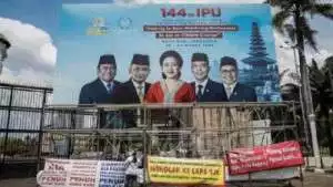 Ratusan Korban Nasabah Asuransi Ramai-Ramai Menggeruduk Gedung DPR RI Untuk Meminta Keadilan