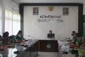Korem 045/Gaya Manerima Taklimat Awal Pengawasan Post Audit Inspektorat Jenderal TNI AD TA.2022