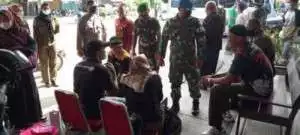 Babinsa Koramil 431-02/Muntok mengikuti Razia Gabungan bersama Polres Bangka Barat dalam rangka pencapaian target Vaksinasi
