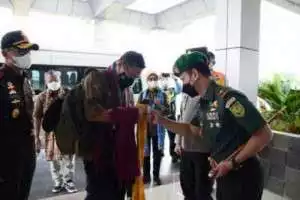 Danrem 045/Garuda Jaya ;Brigjen TNI Ujang Darwis, MDA Sambut Kedatangan (Menparekraf) RI Sandiaga Salahuddin Uno