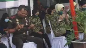 Peduli Masyarakat, Kejati Kepulauan Bangka Belitung Gelar Bakti Sosial Tebus Murah Sumbako