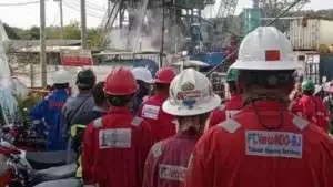 Warga Korban Kebocoran Sumur Gas Beracun di Mandailing Natal Dievakuasi Petugas