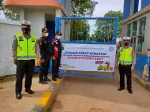 Jelang Arus Mudik Idul Fitri,Sat Lantas Polres Bangka Barat Pasang Spanduk Himbauan