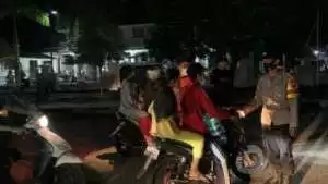 Warga Muntok Terkejut, Saat Lihat Timgab Satgas Vaksin di Simpang Masjid Jami