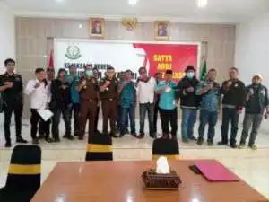 Kejaksaan Negeri Cibadak Terima Berkas Dugaan Korupsi Mantan Kades Mangkalaya