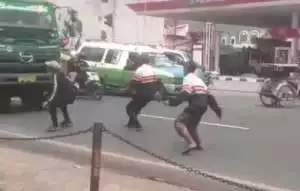 Demi Konten, Seorang Remaja Tewas Terlindas Truk