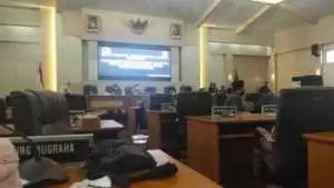 Sungguh Miris Rapat Paripurna DPRD Kabupaten Sukabumi Kosong Melompong