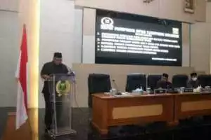 Rapat Paripurna, Bupati Sukabumi Sampaikan Pendapat Atas RAPERDA Inisiatif DPRD