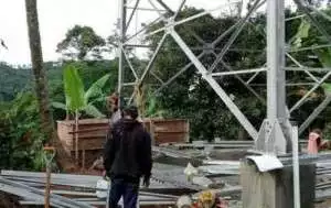 Pembangunan Tower di Desa pabangbon kecamatan Leuwiliang Diduga Tidak memiliki IMB