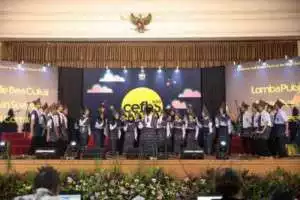 SMAN 8 Depok Juarai Lomba Paduan Suara CEFHS