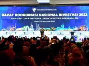 Presiden Jokowi Cek Harga Bahan Pangan di Pasar Kemuning Pontianak