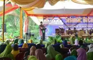 Rindu Kepada Masyarakat, Herman Deru Hadiri Pengajian Muslimat NU Di BMT