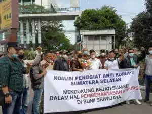 Memaknai Pancasila, Sila ke (5)..warga yang butuh perhatian serius dari Pemerintah.