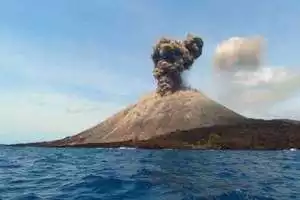 Anak Krakatau Erupsi, Masyarakat Diminta Tak Mendekat