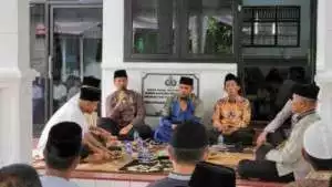 Jalan penghubung rusak parah,warga meminta pemerintah kab ogan ilir lakukan perbaikan.