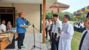 Akibat Jalan Berlubang Pengedara Roda Dua (R2) Kecelakaan Tunggal Di Kota Baru Selatan Martapura OKU Timur
