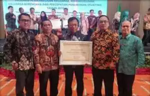 Pemerintah Kabupaten OKU Timur Terima Penghargaan Dari Gubernur H. Herman Deru, S.H., M.M